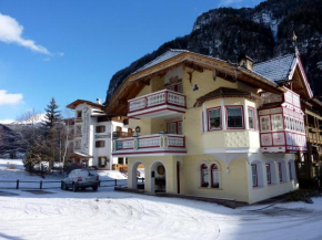 Appartamenti Majon Sotroi Campitello Die Fassa